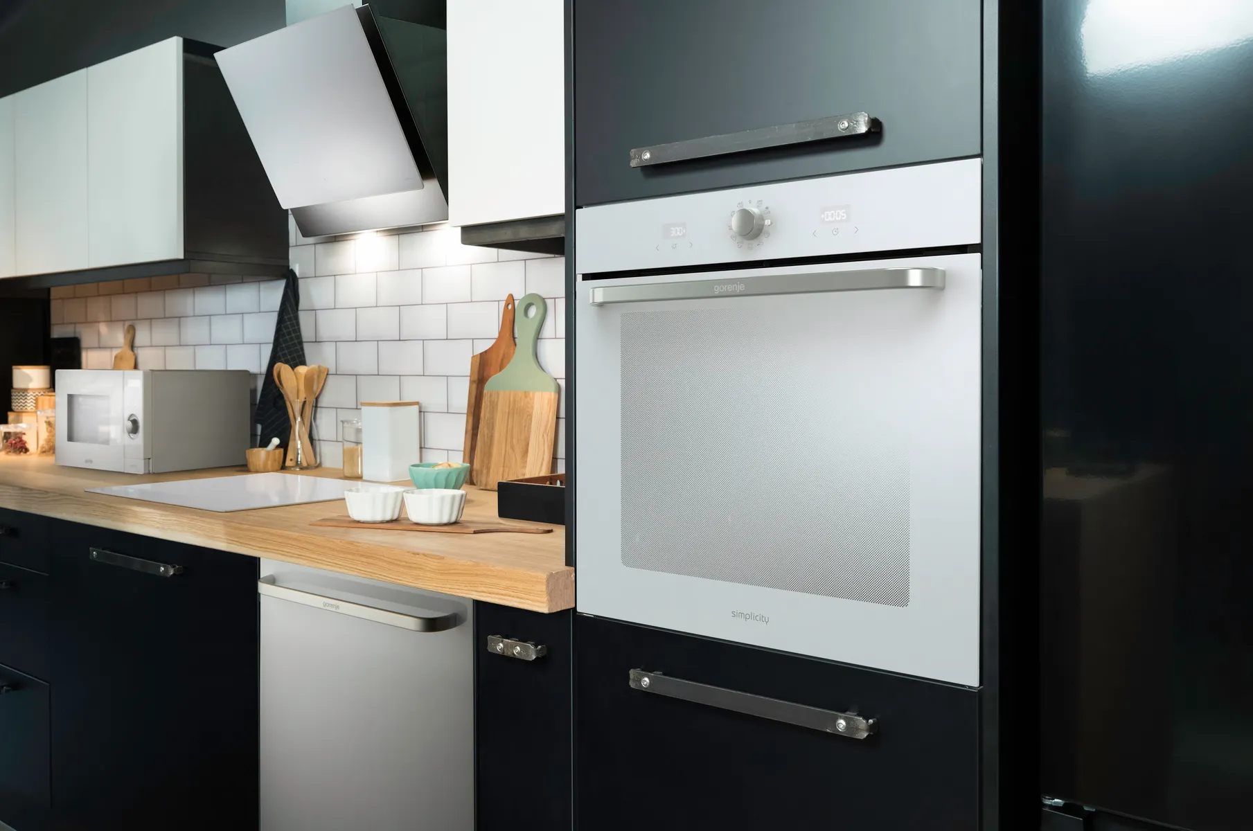 ���� ���� ������� Gorenje Simplicity BOS6737SYW