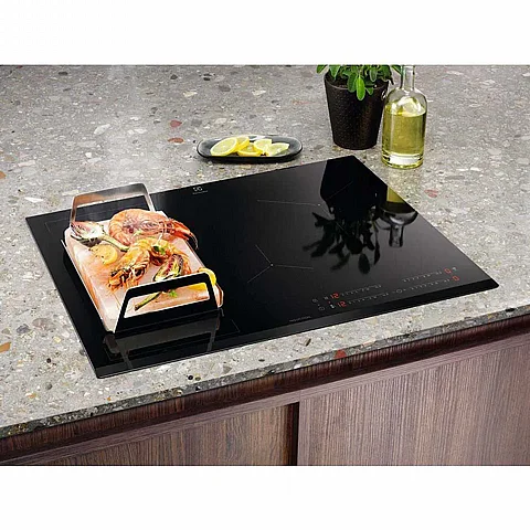 ������ ��������� ���������� 70 �"� �������� Electrolux MULTIZONE EIV734 *����� ������*