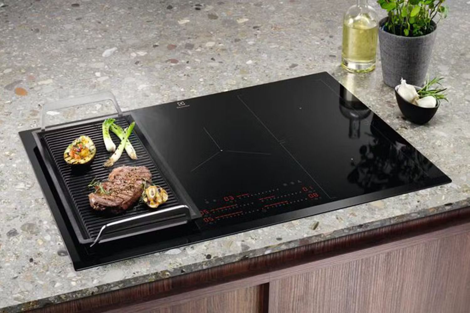 ������ ��������� 5 ����� �������� 80 �"� ���������� Electrolux MultiZone EIV835 *����� ������*