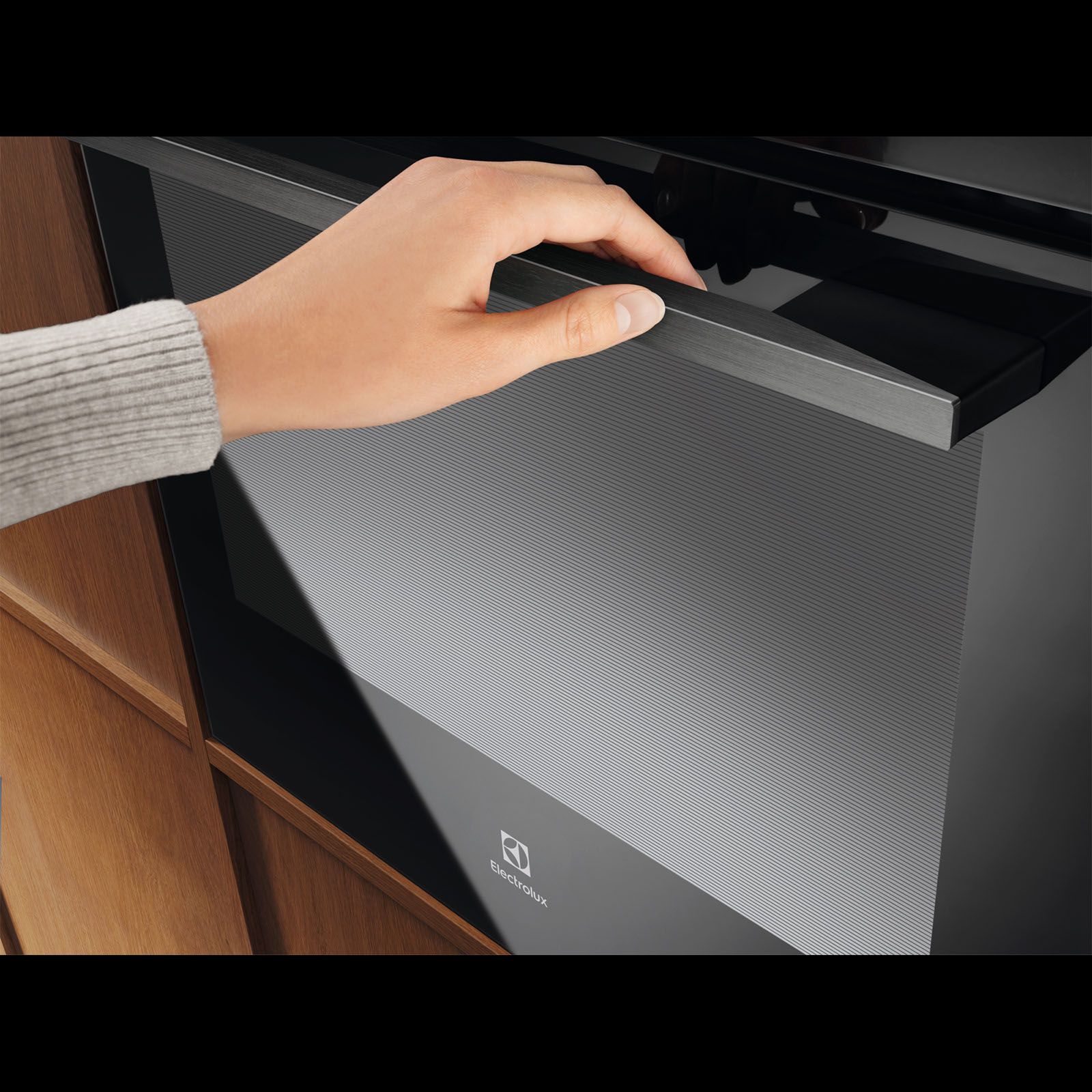���� ���������� Electrolux EOS8732H