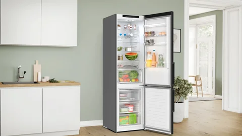 ���� ��� (60 �"� 200 �"� ���� �� 0) 363 ���� ������� Bosch KGN39VXCT